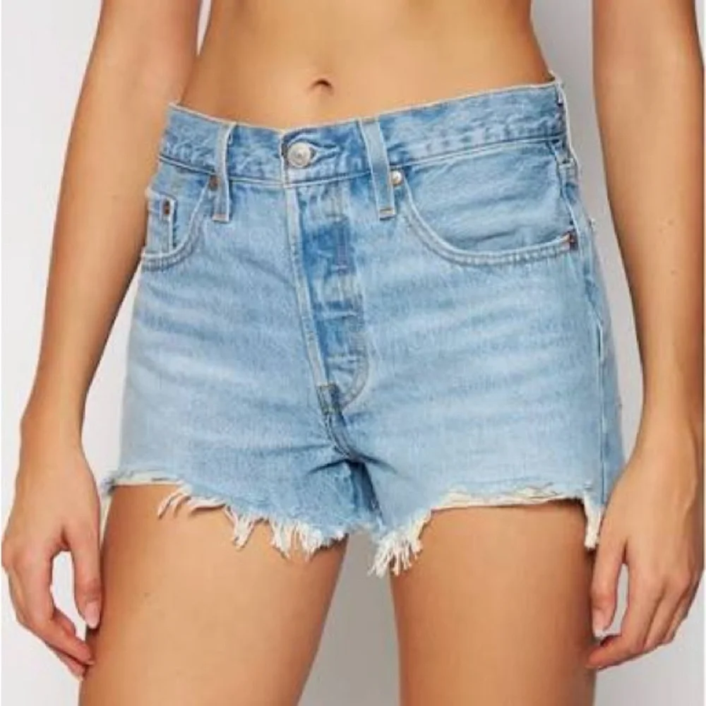 Levi’s 501 Original Light Blue Denim Shorts Size 25 - Picture 1 of 3